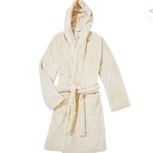 NWT Summer & Rose Robe